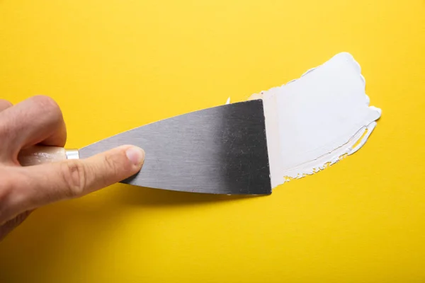 flexible-putty-knife